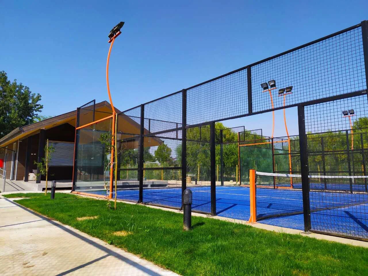 2022MC 10M*20M Professional Manufacturer Padel Tennis Court in Italy