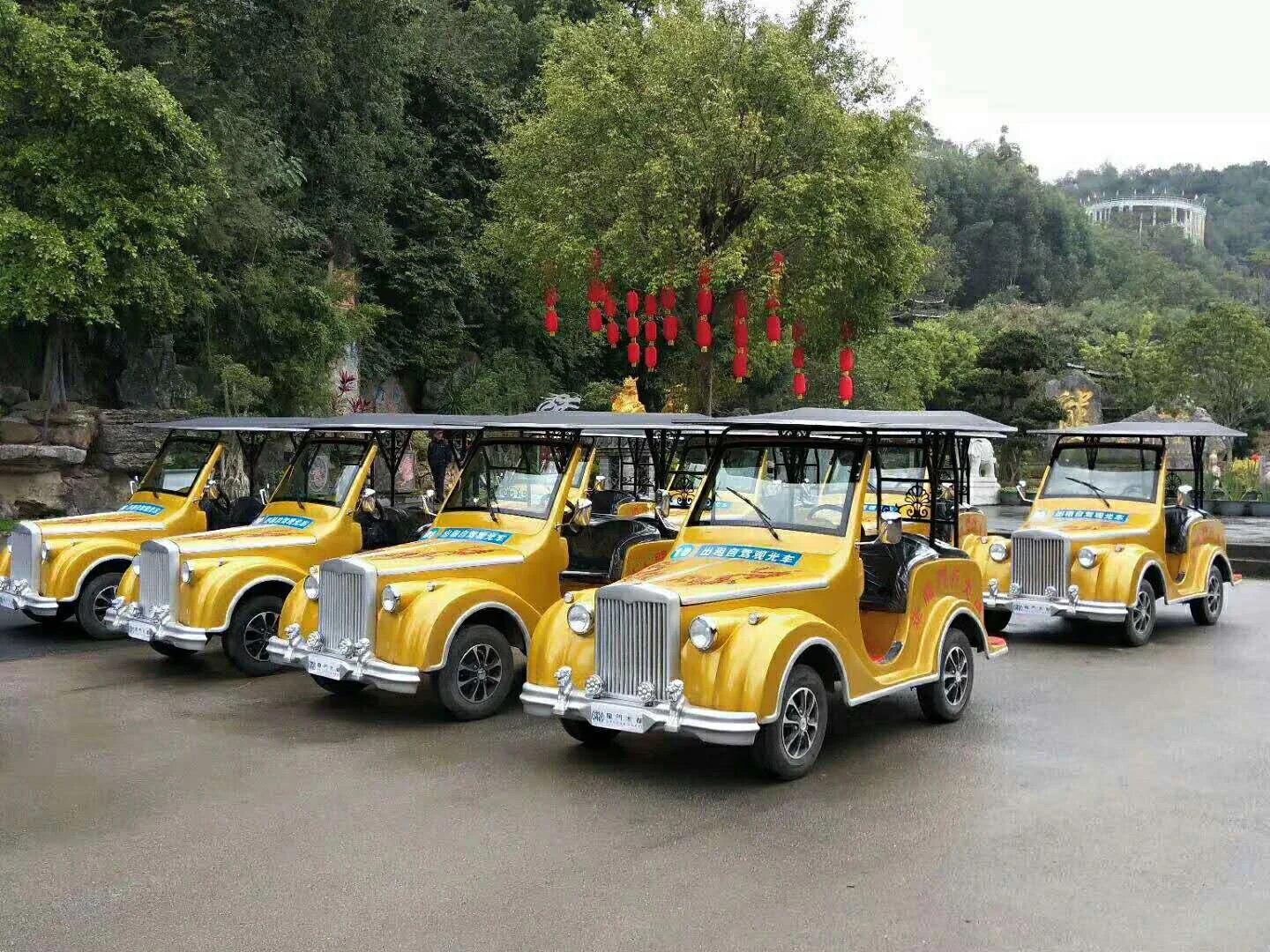 Battery Car Four-wheel Electric Classic Vintage Classic Car NEV Battery Electric Vehicles .