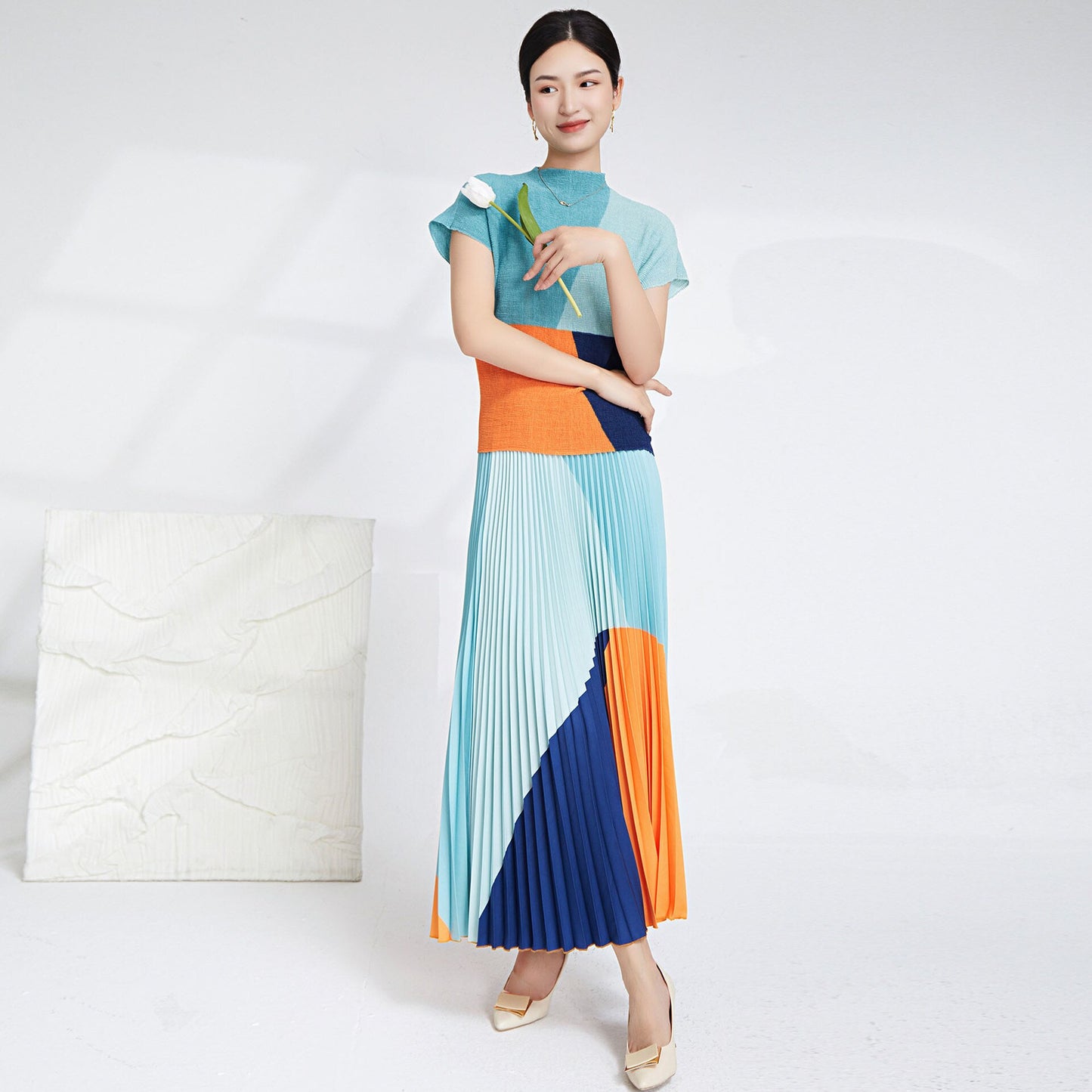 Contrast Color Pleated 2 Pieces Set For Women Slim Tops High Waist Fold Skirts Fashion Female Clothing