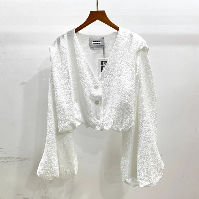 2023 Early Fall Women's Clothing Style v Collar bubble sleeve Cardigan single-row button-down white shirt