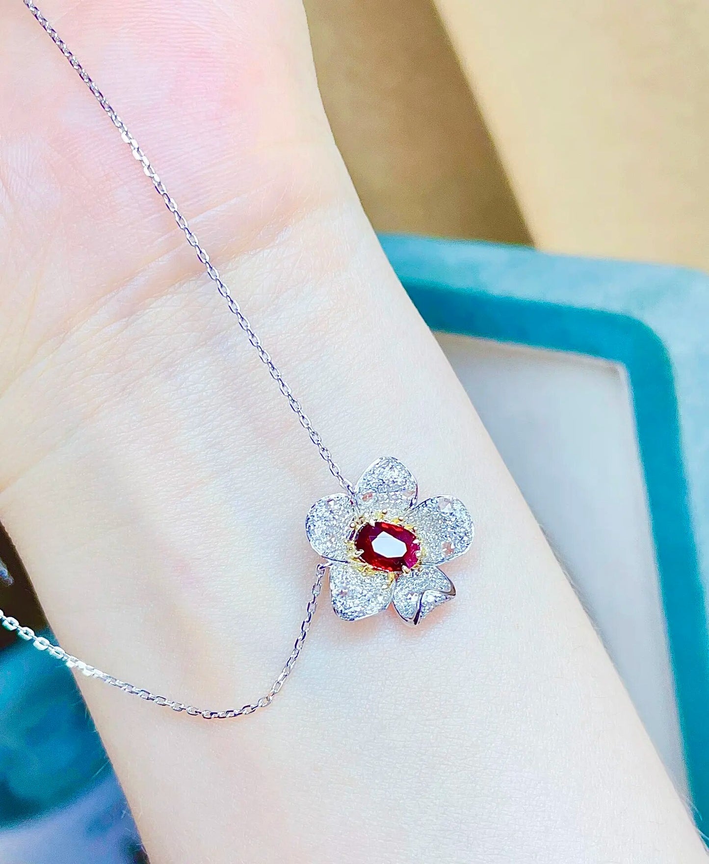 LR716 Solid 18K Gold Diamond Nature Flower Red Ruby 1.2ct Gemstones Female's Classic Diamonds Jewelry Necklaces
