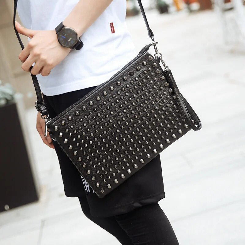 DAEYOTEN Famous Brands Men's Clutch Handbag Rivets Decoration Envelope Bag Unisex Pu Leather Handbags 2019 Free Shipping ZM0379