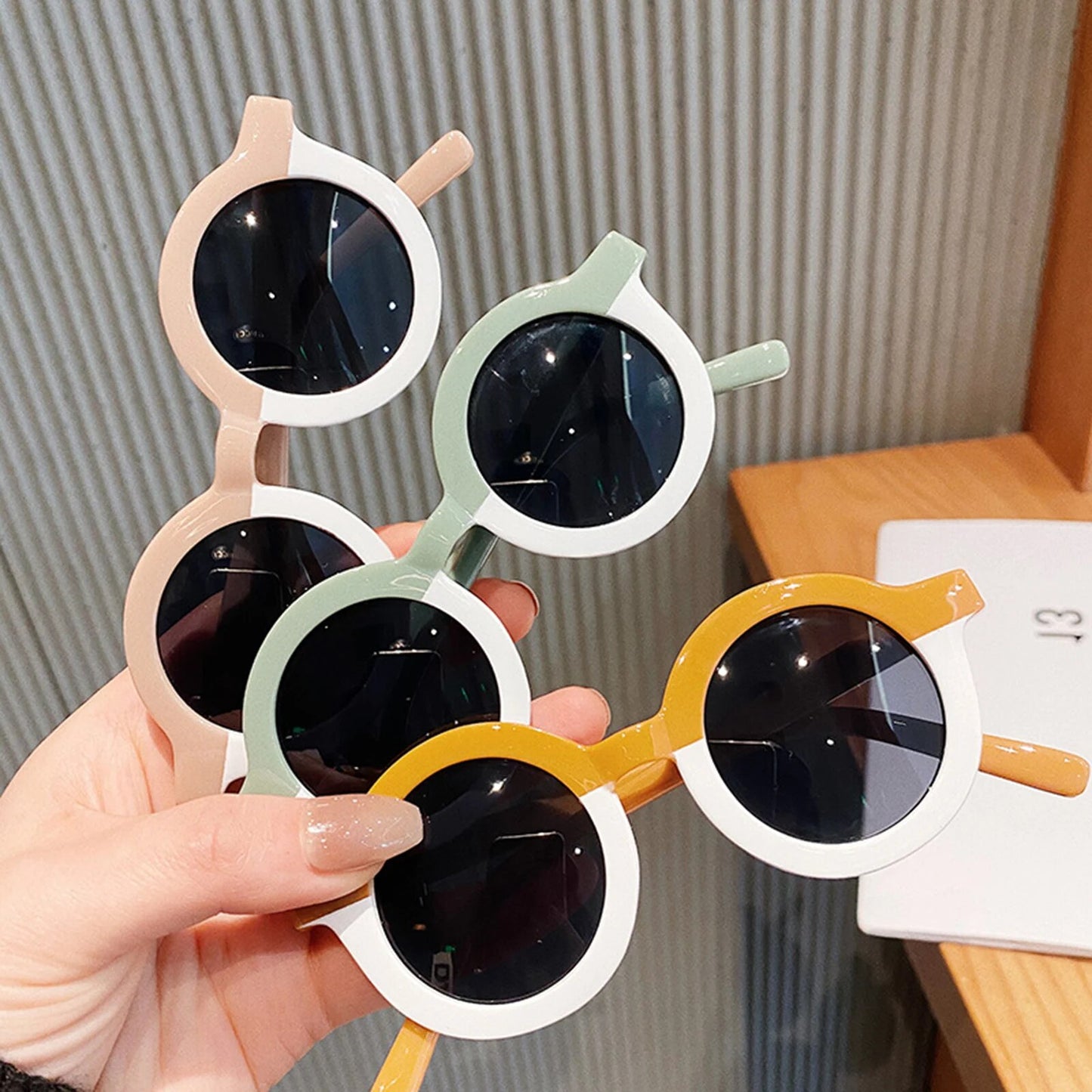 New Boys Girls Kids Sunglasses Fashion Anti-UV Round-Shaped Decorative Baby Children Lepoard Outdoor Beachwear