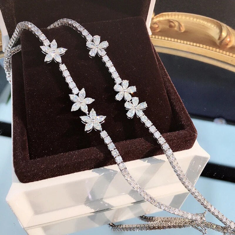 JK&JY 18K White Gold Natural Diamond Flowers Tennis Bracelet 4.3Ct Very Shiny Quality Assurance