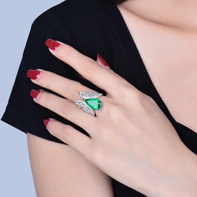 Angel Wings Rings Women 18Kt White Gold Natural Heart Cut Emerald Stones Genuine Diamonds Engagement Ring For Yound Lady Jewelry