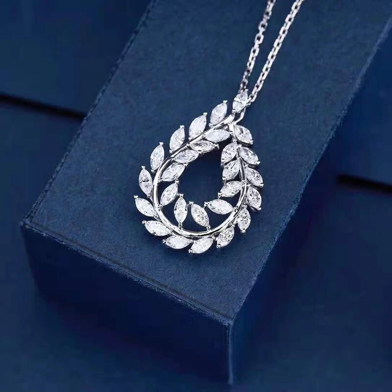 18K White Gold Real Diamonds Micro Paved Geometric Pendent Free Necklace Gifted for Women Wedding Link Chain Au750