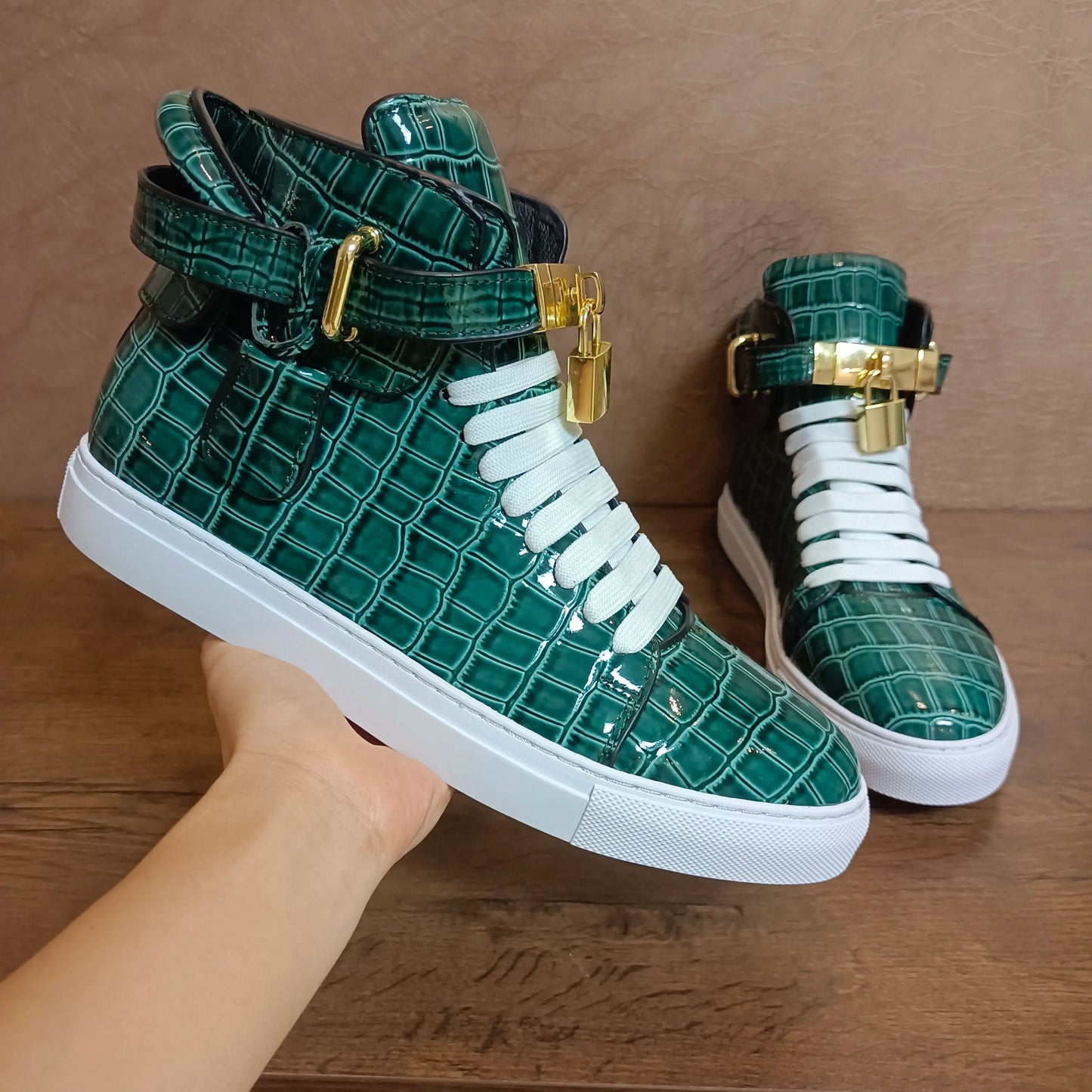 Phenkang Men Alligator Pattern High Top Sneakers Lock Lace Flats Glossy Real Leather Newest Designer Boots Men‘s Casual Shoes