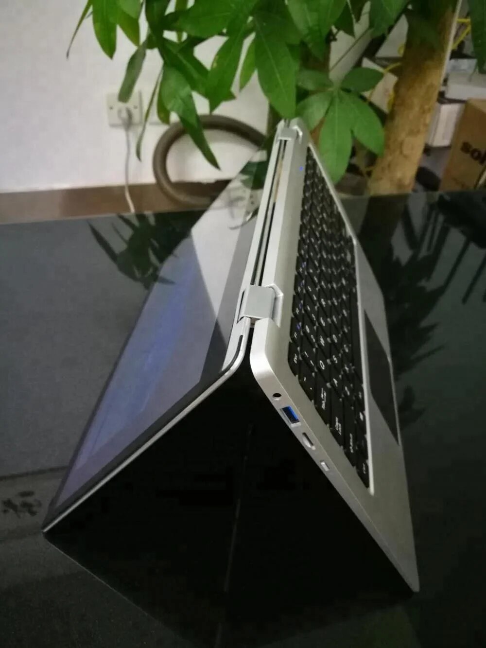 Hot selling 13.3 inch notebook  Core 4GB SSD 128GB metal super ultra slim 13.3"Laptops