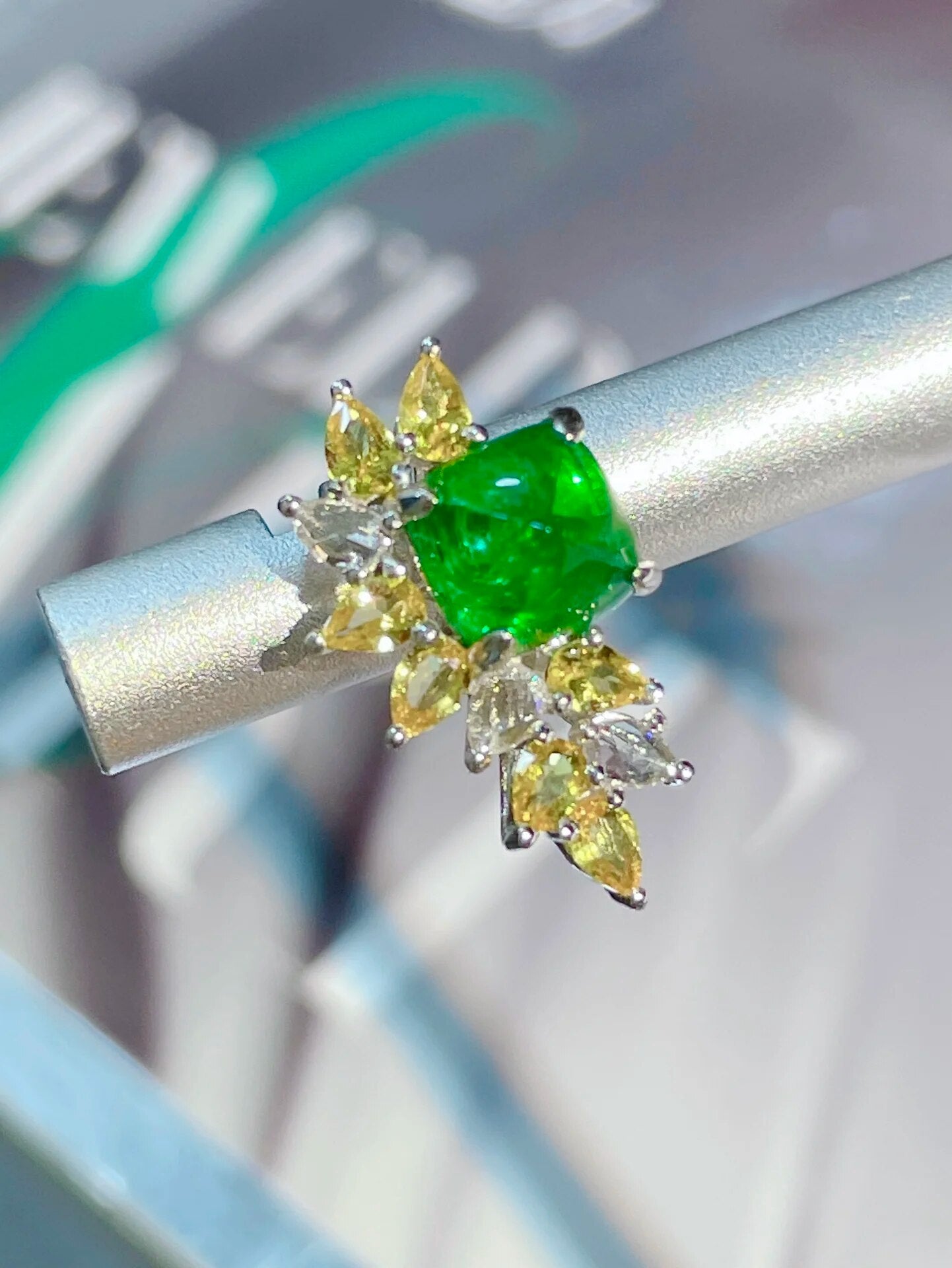 L716 Solid 18K Gold AU750 Nature Green Emerald 2.8ct Diamonds Female Drop Earrings for Women Fine Earrings