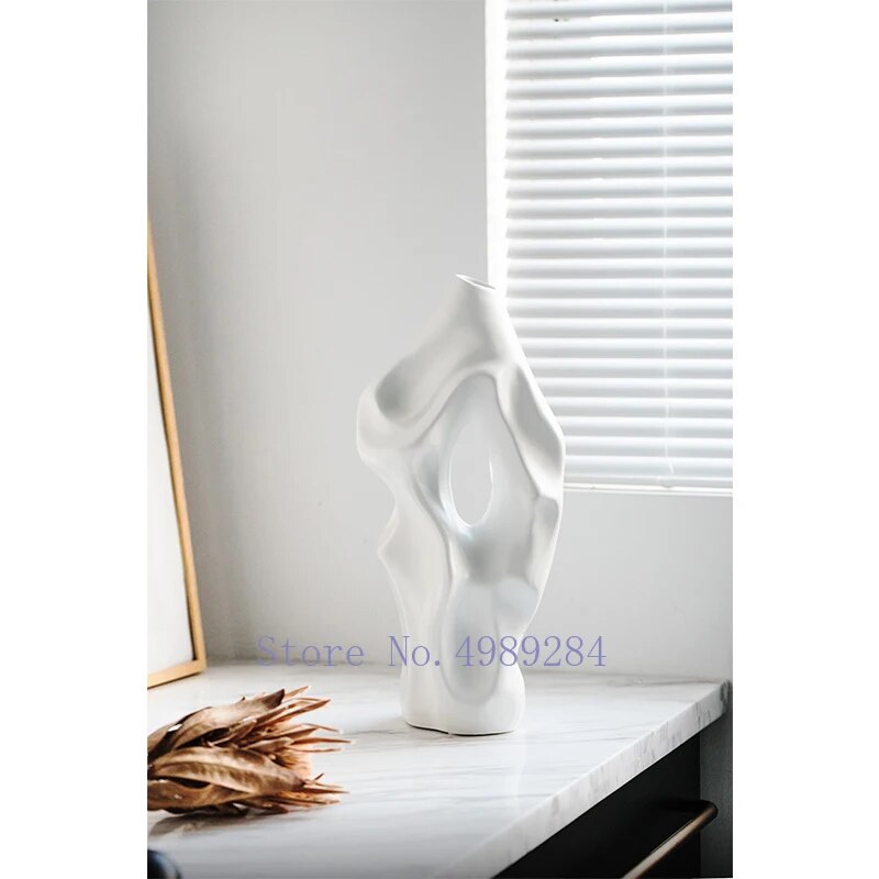 Ceramic Vase Black and White Abstract Hollow Out Hole Handicraft Furnishings Flower Arrangement Accessories Home Decoration