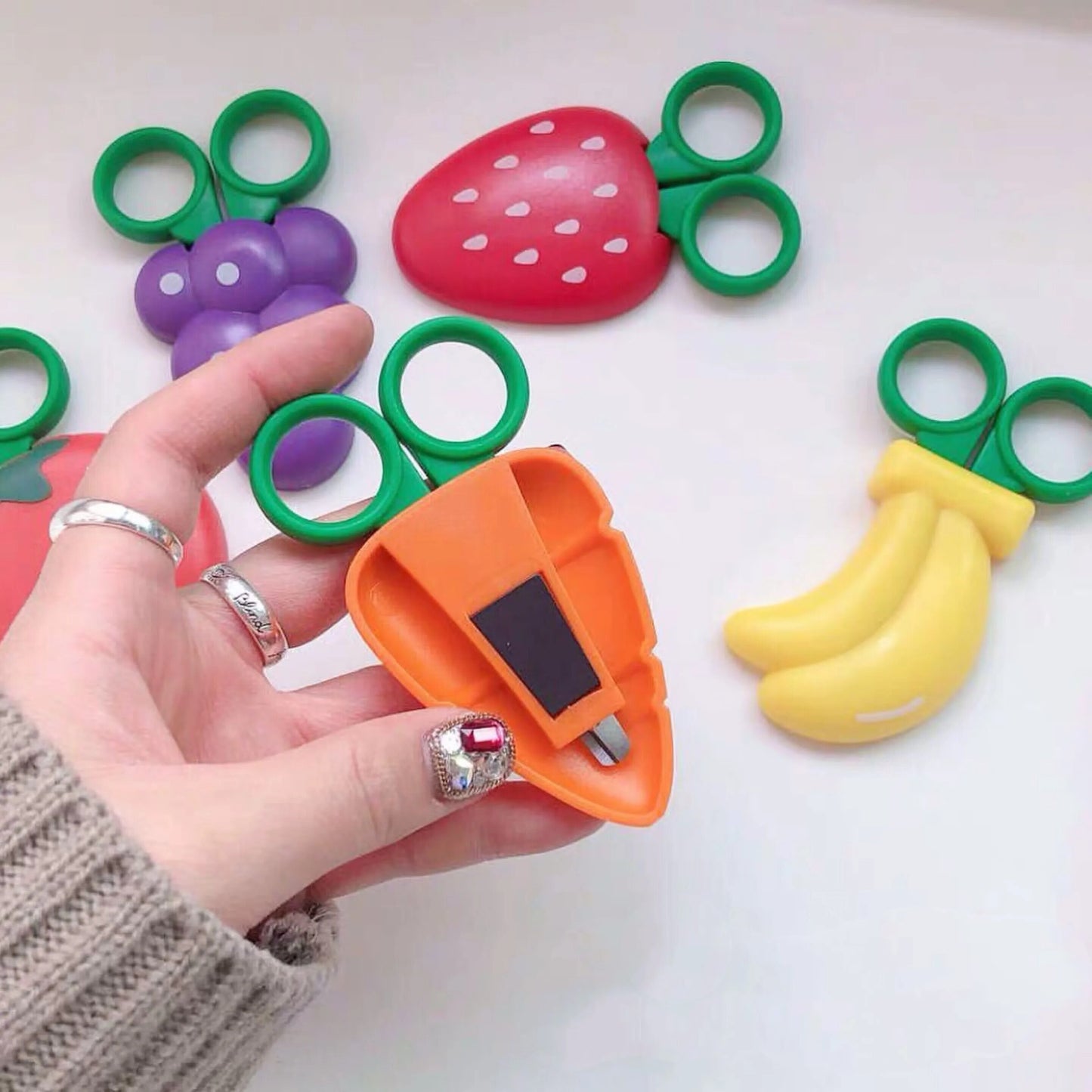 Sharkbang Kawaii Magnetic Carrot Fruit Art Handmade Scissors Kids DIY Paper Pattern Cutting Scissors School Children Stationery