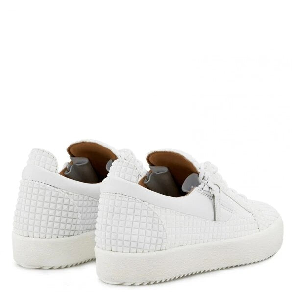 Embossed Leather Black White Urban Casual Shoes Side Zipper Elastic Cross-tied Rivets Toe Platform Flats Low Top Spikes Sneakers