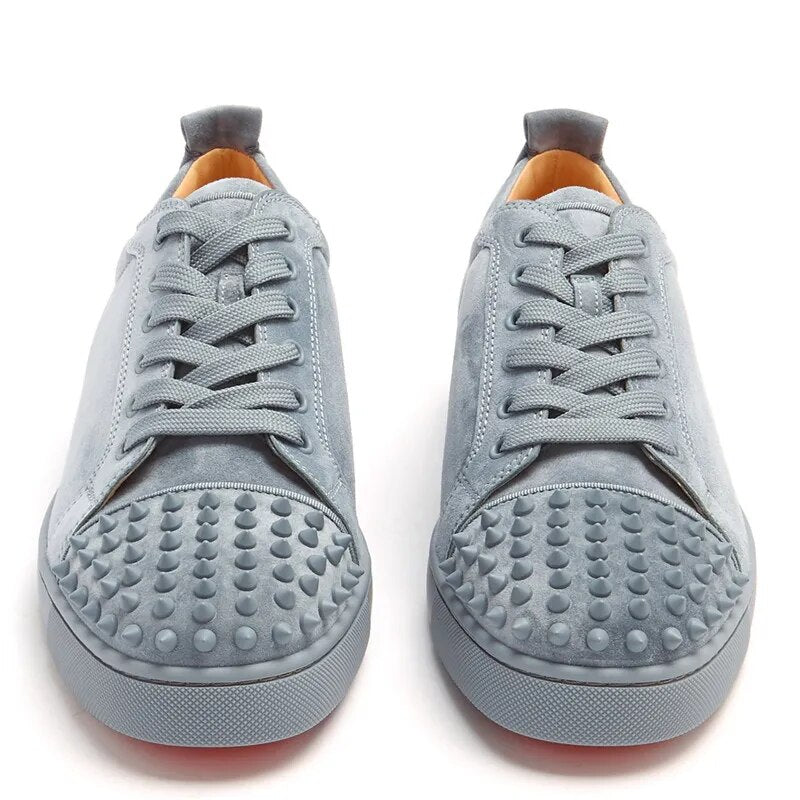 Grey Suede Men Casual Shoes Rivet Stud Flat Low Top Spike Outdoor Sneakers Lace up Men Runway Chaussures Hommes