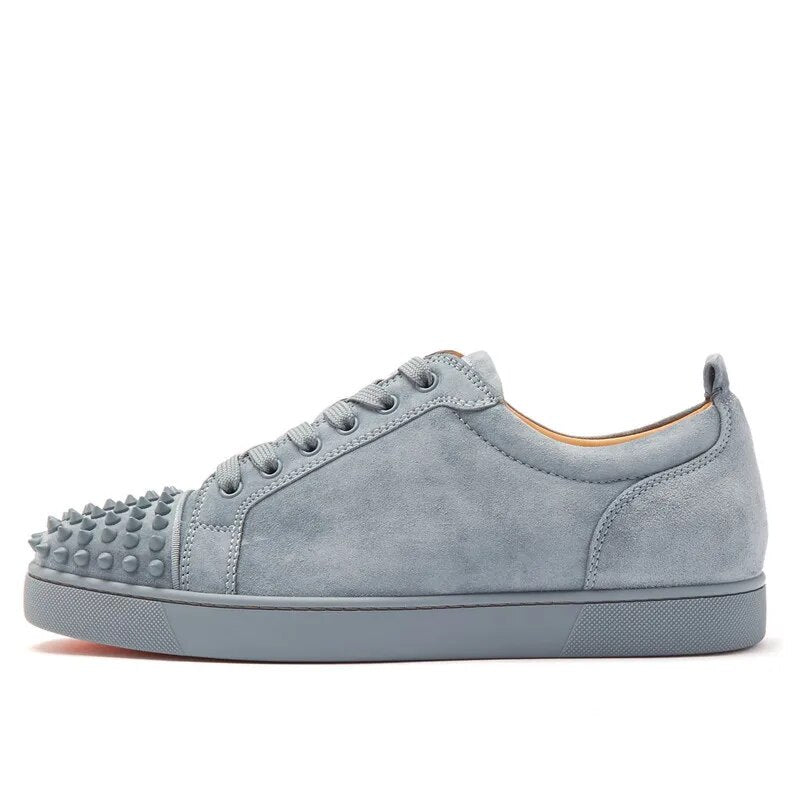 Grey Suede Men Casual Shoes Rivet Stud Flat Low Top Spike Outdoor Sneakers Lace up Men Runway Chaussures Hommes