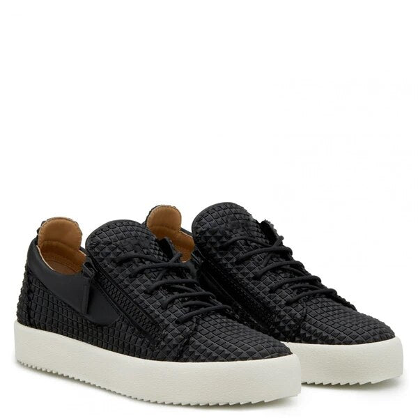 Embossed Leather Black White Urban Casual Shoes Side Zipper Elastic Cross-tied Rivets Toe Platform Flats Low Top Spikes Sneakers