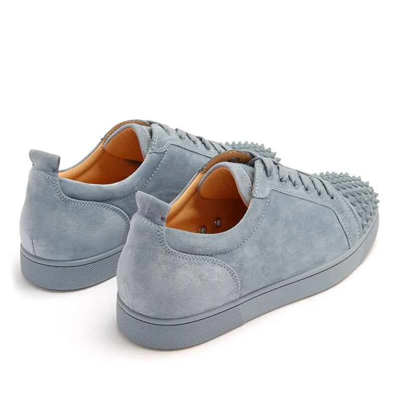 Grey Suede Men Casual Shoes Rivet Stud Flat Low Top Spike Outdoor Sneakers Lace up Men Runway Chaussures Hommes