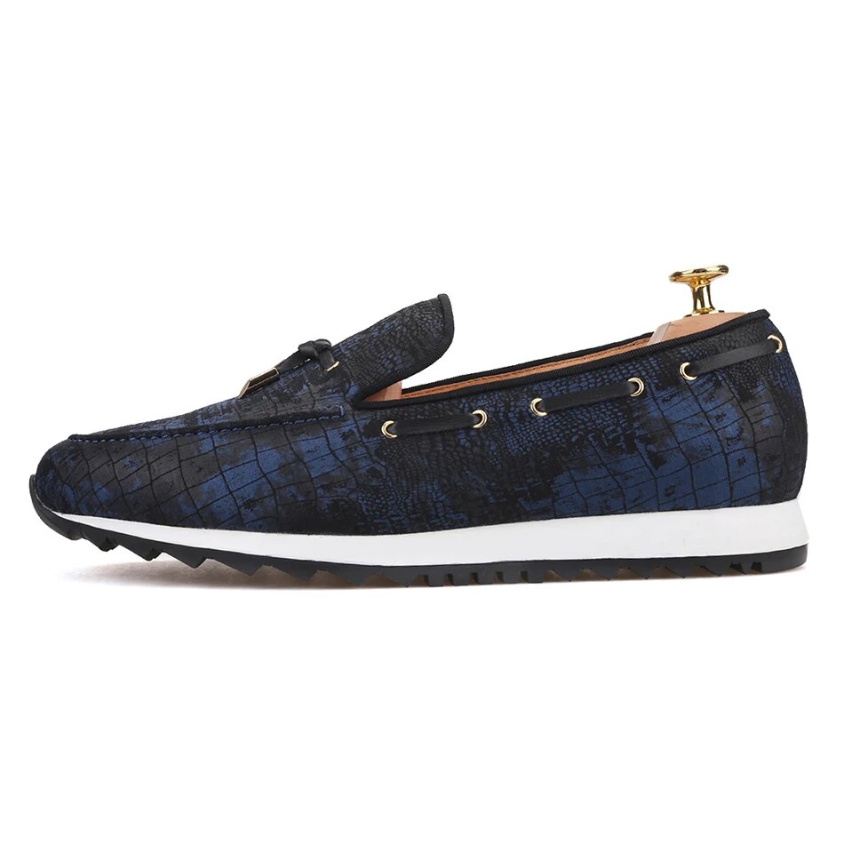 Piergitar 2022 New Handcrafted Navy Blue Mixed Colors Men Sneakers With Metal Tassel Sporty Style Slip-on Men's Casual Shoes