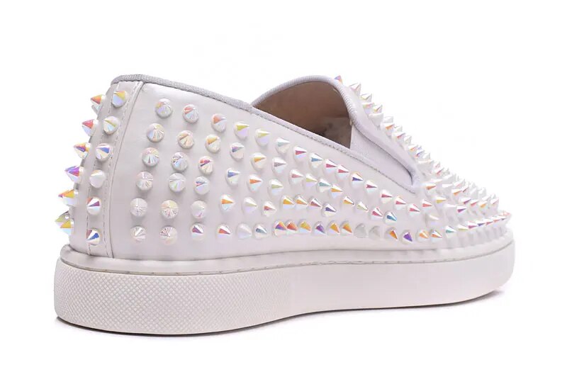 Casual Men Shoes White Rivet Breathable Men's Sneakers 2018 New Leather Solid Slip-On Flats Loafers Luxury Spikes Shoes Man