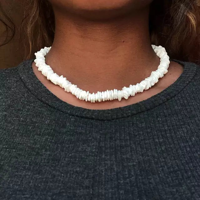 Bohemian Hawaii Puka White Clam Chips Shell Necklace Irregular Chips Seashell Choker Necklace Summer Beach Statement Jewelry