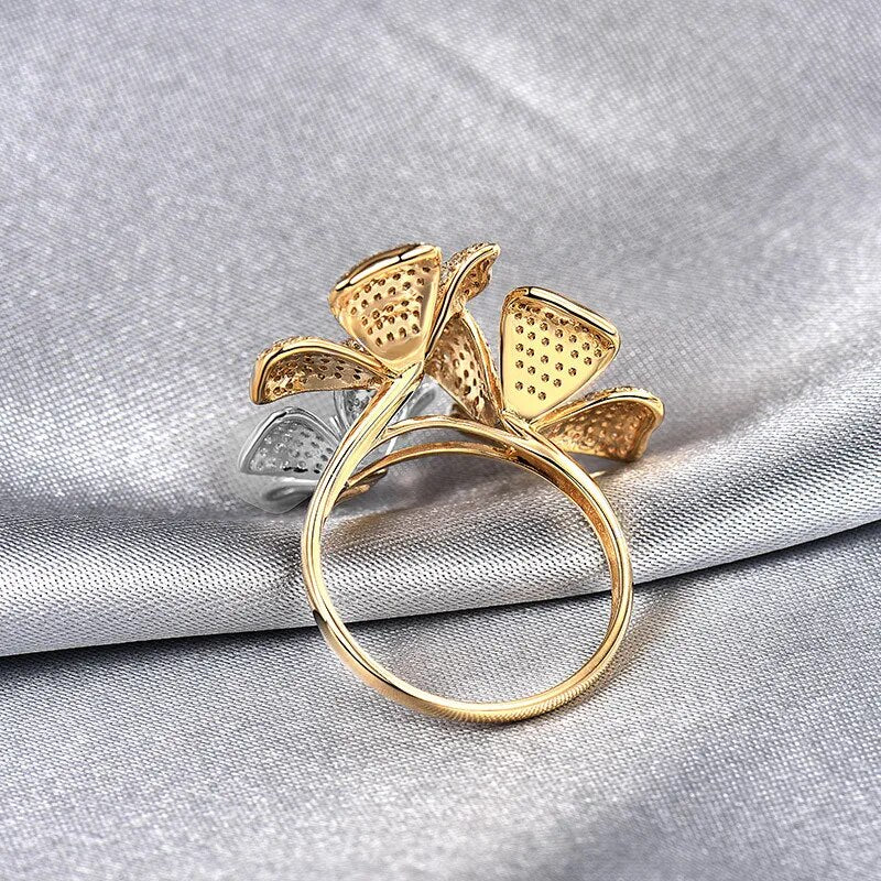 LOVERJEWELRY Lady Ring Real 18K Two Tone Gold Diamonds Ring Charming Wedding Flower Diamond Rings for Wife Luxury Fine Jewelry