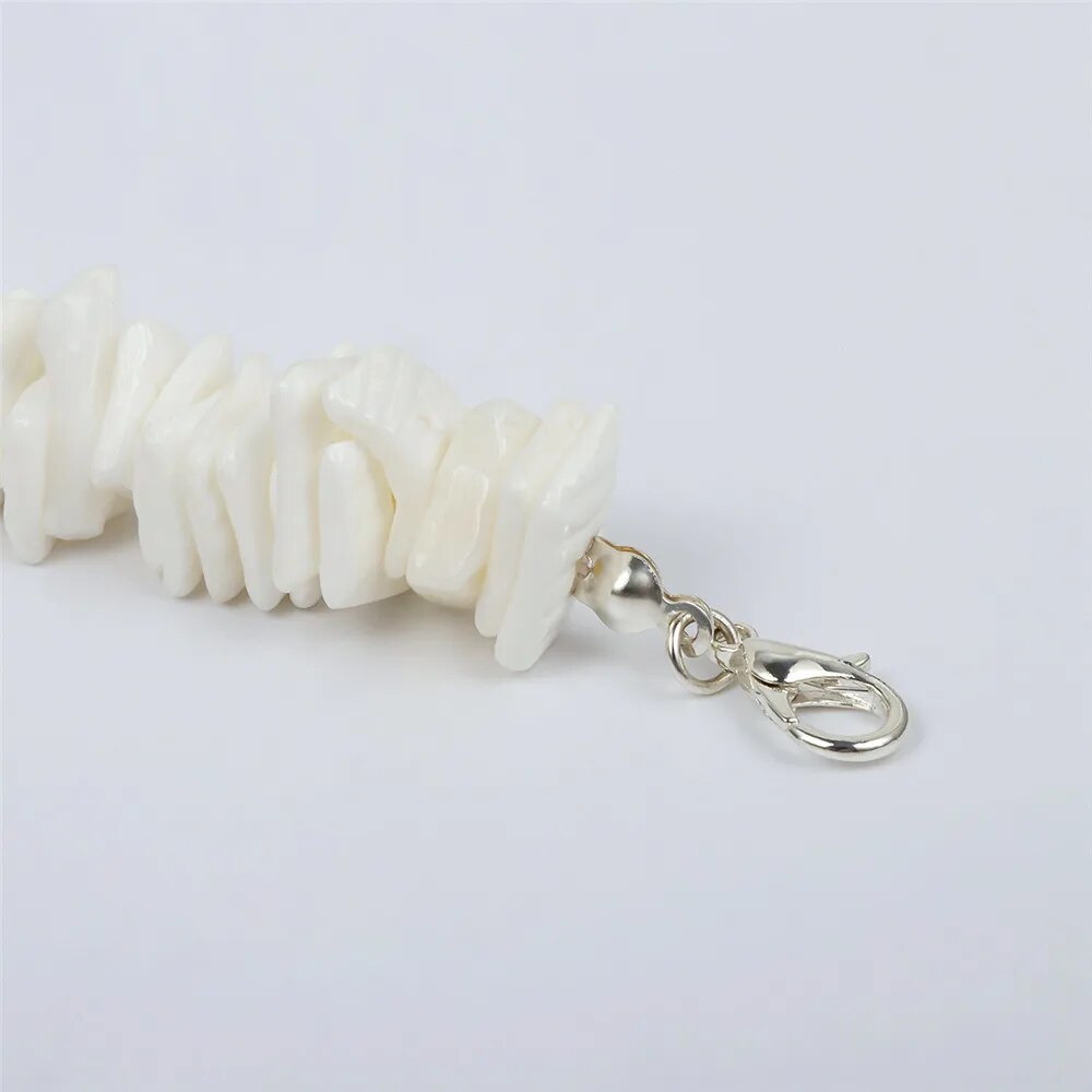 Bohemian Hawaii Puka White Clam Chips Shell Necklace Irregular Chips Seashell Choker Necklace Summer Beach Statement Jewelry