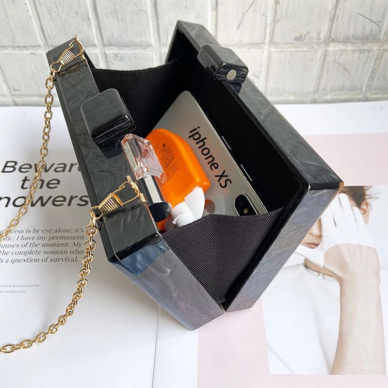 New Female Black Pearlescent Acrylic Evening Bags Vintage Women Messenger Bags Gold Sequins Clutches Patchwork Party Handbags