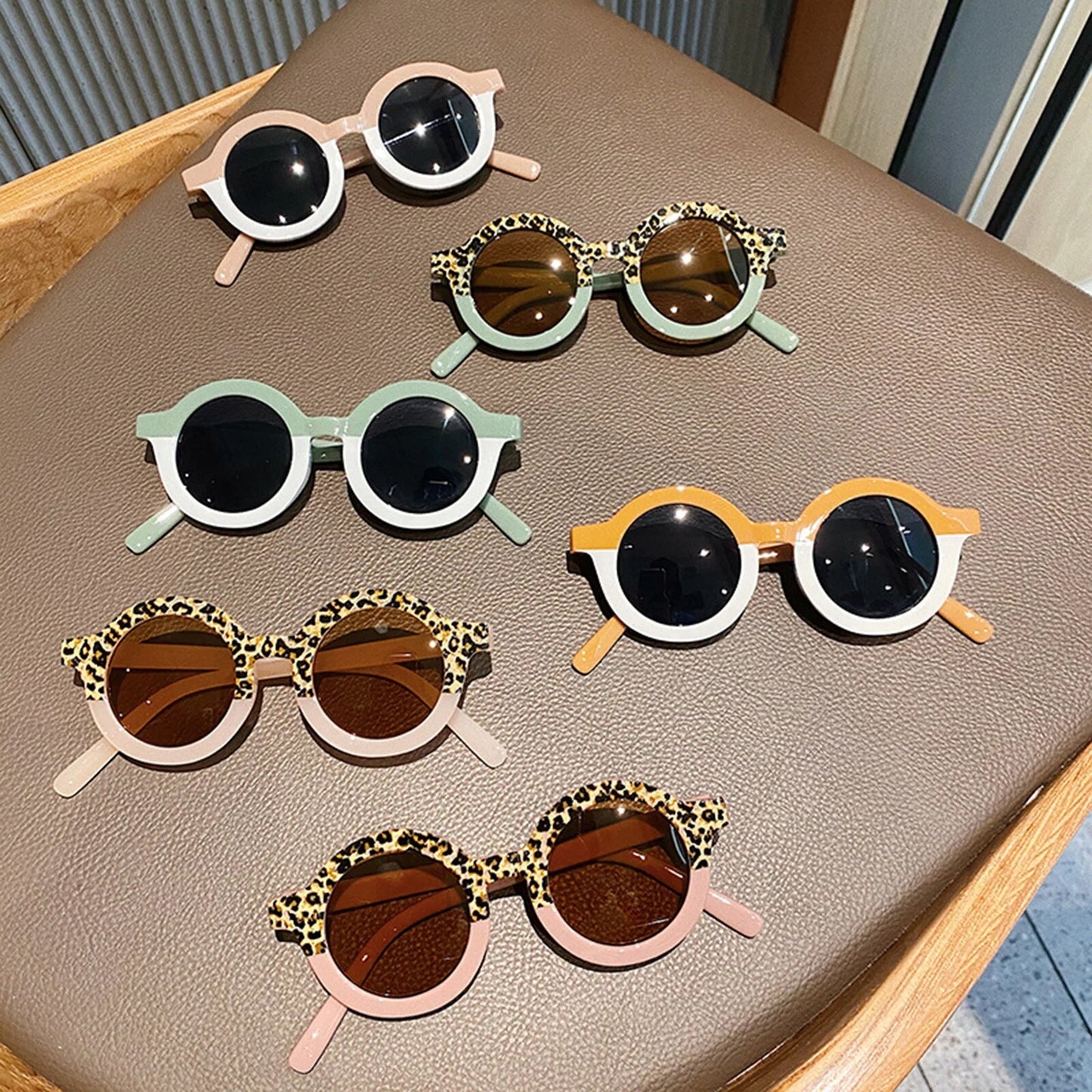 New Boys Girls Kids Sunglasses Fashion Anti-UV Round-Shaped Decorative Baby Children Lepoard Outdoor Beachwear
