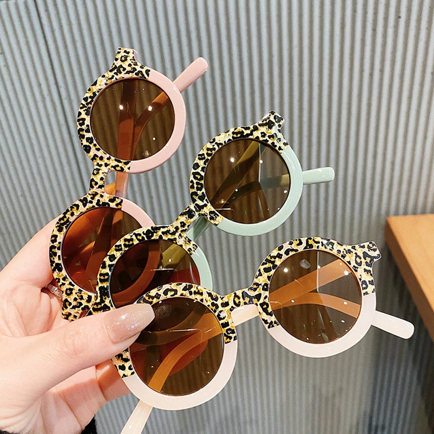 New Boys Girls Kids Sunglasses Fashion Anti-UV Round-Shaped Decorative Baby Children Lepoard Outdoor Beachwear