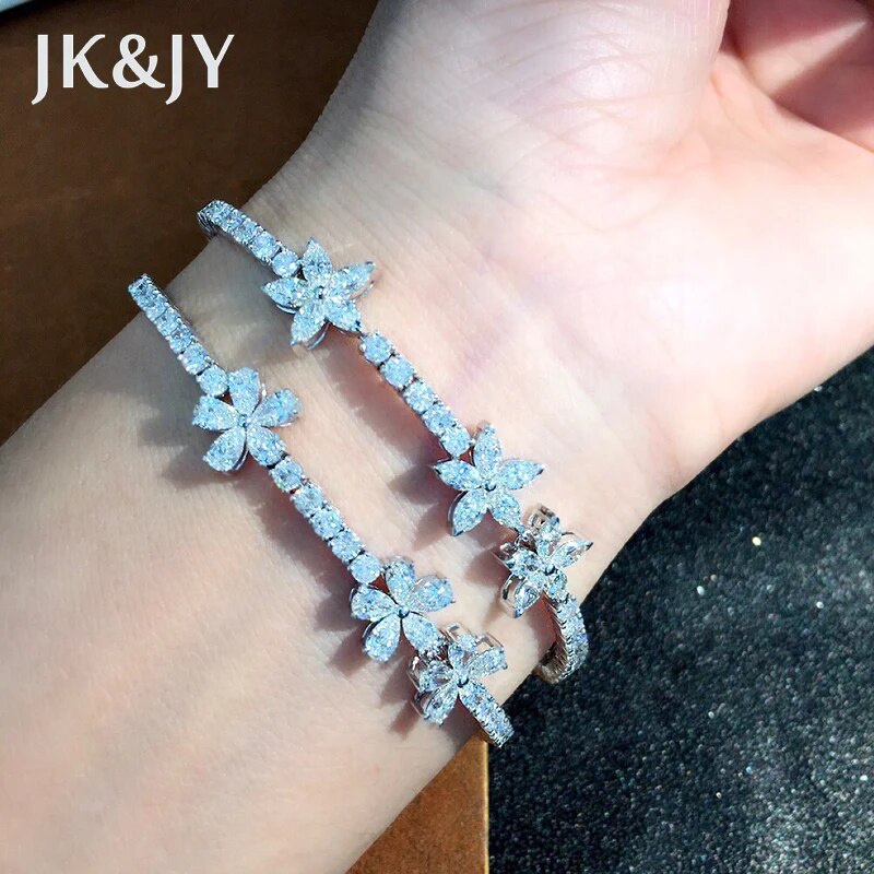 JK&JY 18K White Gold Natural Diamond Flowers Tennis Bracelet 4.3Ct Very Shiny Quality Assurance