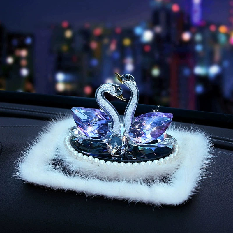 High-End Crystal Swan Car Perfume Decoration Car Aromatherapy Long-Lasting Light Perfume Female Car Interior Dashboard Ornament Decoration