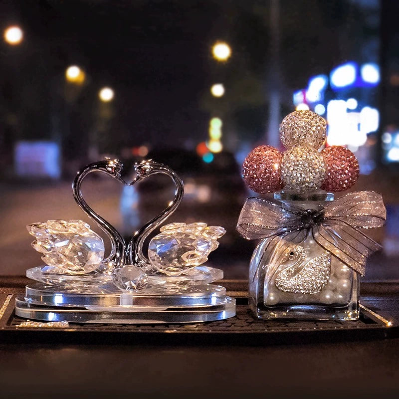 High-End Crystal Swan Car Perfume Decoration Long-Lasting Light Perfume Car Interior Dashboard Fragrance Decorations Automobile Aromatherapy
