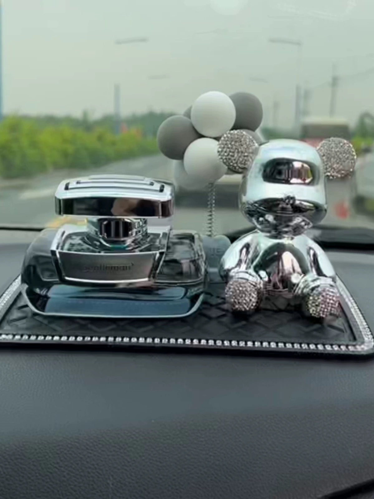 Car Goddess Aromatherapy Center Console Decoration Creative Trending Car Interior Premium Perfume Decoration for Mercedes-Benz BMW