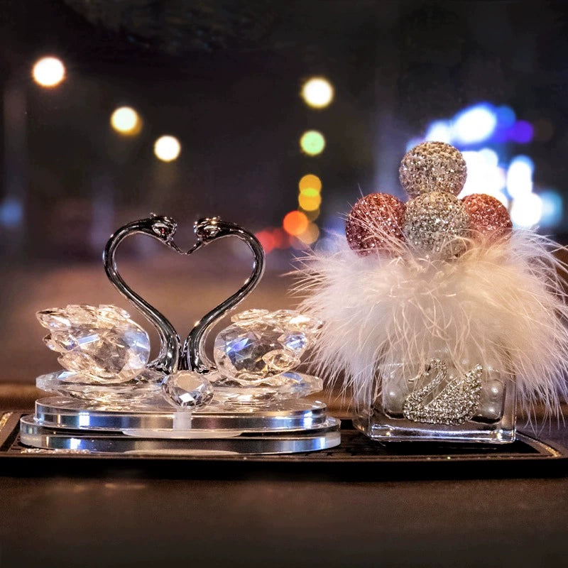 High-End Crystal Swan Car Perfume Decoration Long-Lasting Light Perfume Car Interior Dashboard Fragrance Decorations Automobile Aromatherapy