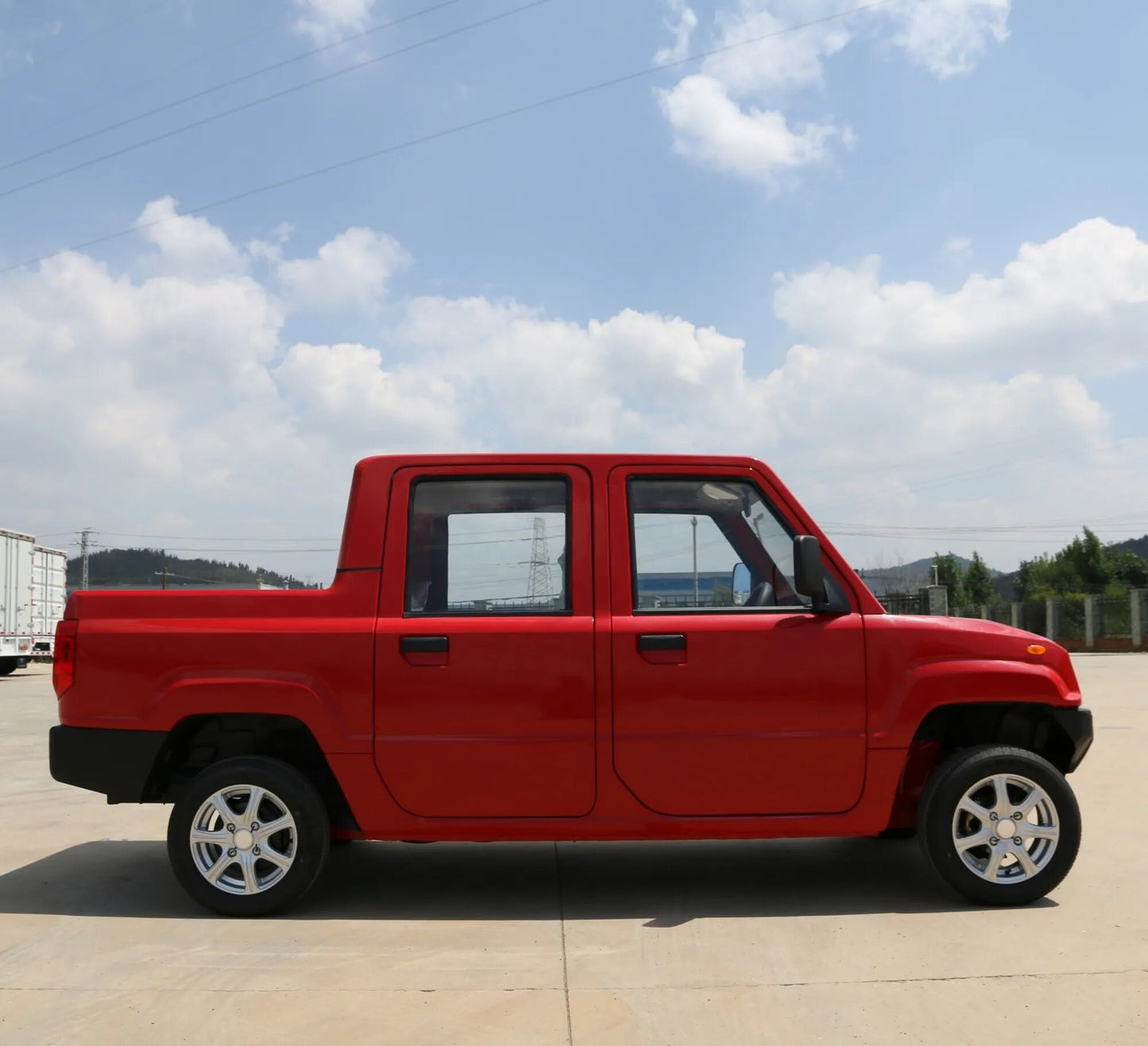King Version 4WD 4x4 Double Cab 4 Seats Mini Passenger Small China Electric Cars / Mini Passenger Small China Electric Cars