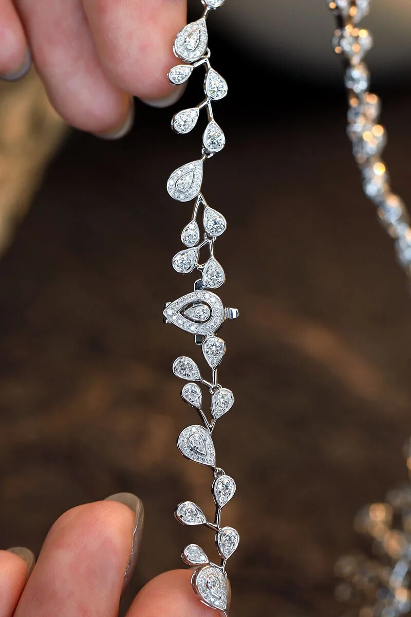 LUOWEND 18K White Gold Necklace 6.8carat Natural Diamond Classic Tassel Palace Style Necklace for Women High Wedding Jewelry