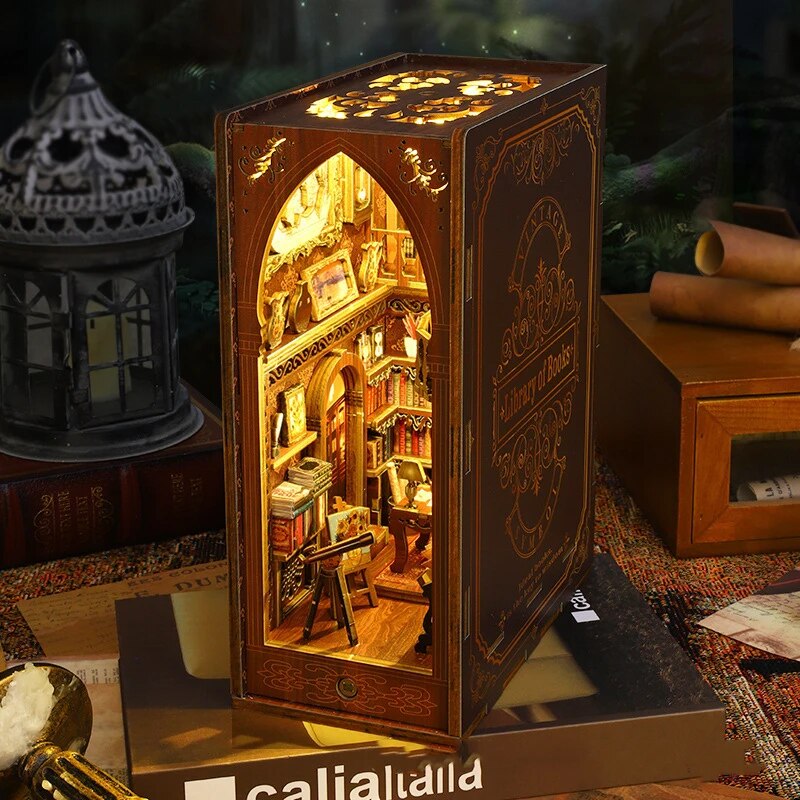 DIY Wooden Book Nook Shelf Insert Kits Miniature Books Library Saint Church Bookends Doll Houses Bookshelf Handmade Crafts Gifts