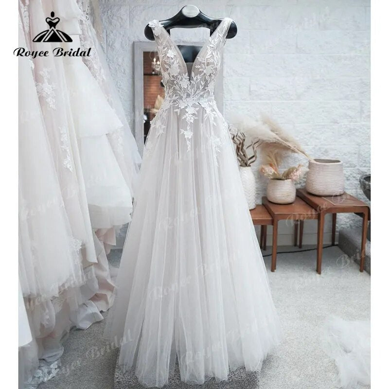 2023 Beach A Line FLowy Wedding Dress with V Neck Lace Appliques Backless Bridal Gown Beach Bridal Gown trouwjurk Robe de mariee - KAISERINC