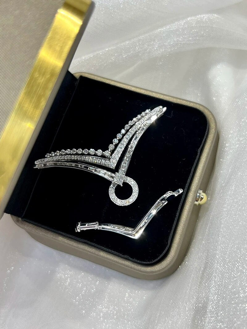LUOWEND 18K White Gold Necklace Real Natural Diamonds 1.20carat Necklace Fashion V-Shaped Design Brooch Party Jewelry for Women