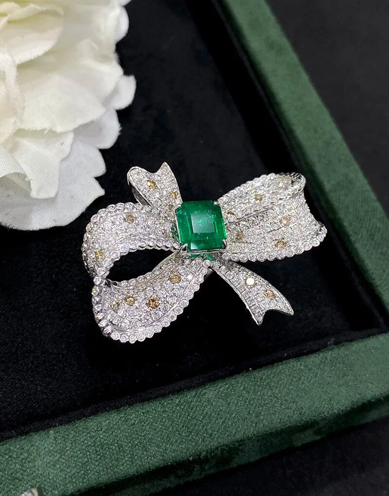 LUOWEND 18K White Gold Necklace Real Natural Diamond Luxury Emerald Pendant Exquisite Bow Shape Jewelry for Women Senior Banquet