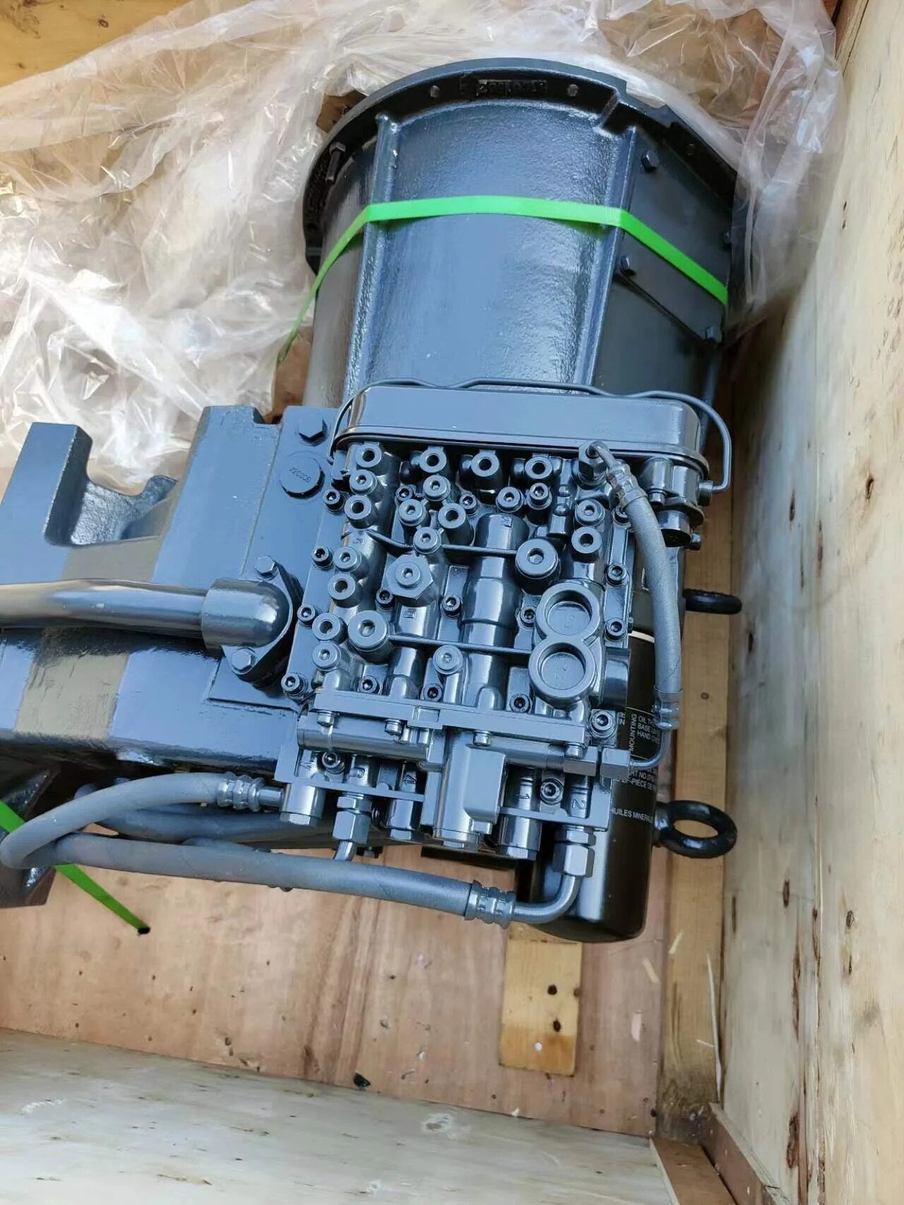SDLG wheel loader spare parts 4WG200 transmission
