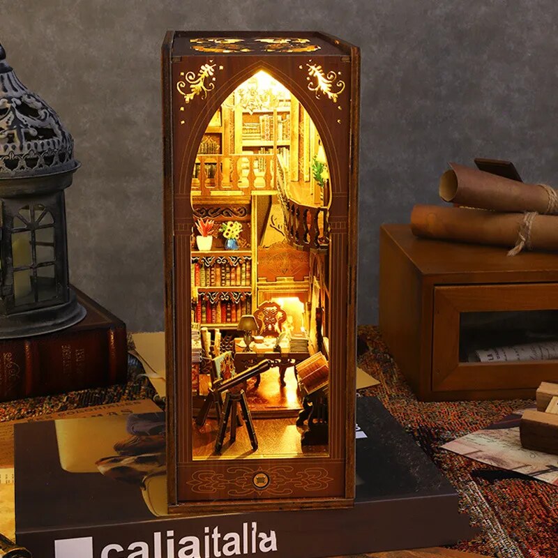 DIY Wooden Book Nook Shelf Insert Kits Miniature Books Library Saint Church Bookends Doll Houses Bookshelf Handmade Crafts Gifts