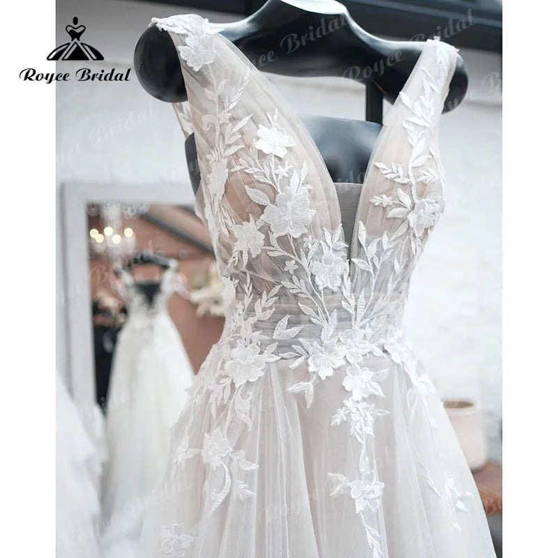 2023 Beach A Line FLowy Wedding Dress with V Neck Lace Appliques Backless Bridal Gown Beach Bridal Gown trouwjurk Robe de mariee - KAISERINC