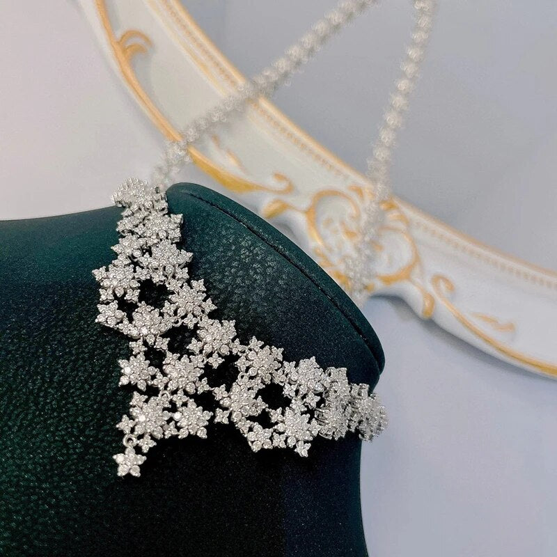 Aazuo 18K Pure White Gold Real Diamond 8.0ct H Luxury Full Diamonds Snowflake Necklace Gifted For Women High Class Banquet Party