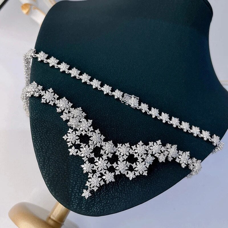 Aazuo 18K Pure White Gold Real Diamond 8.0ct H Luxury Full Diamonds Snowflake Necklace Gifted For Women High Class Banquet Party