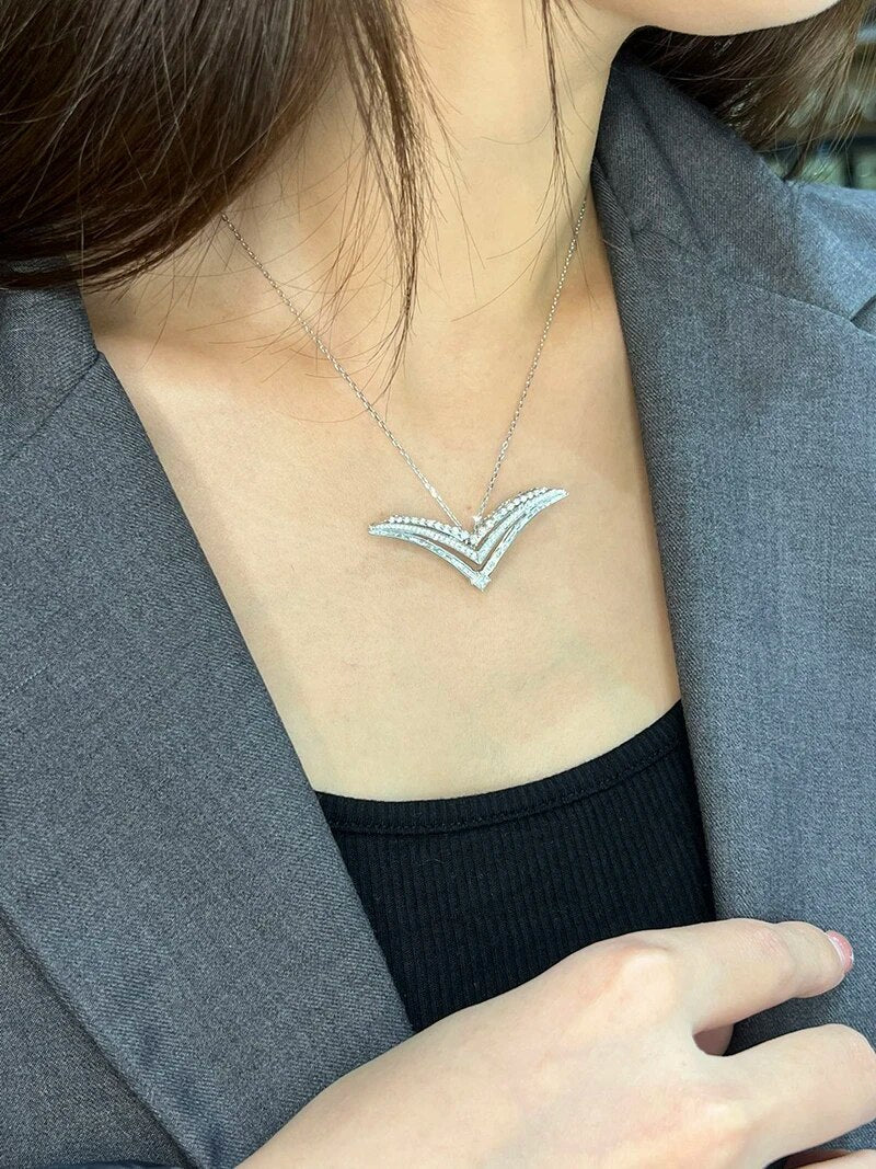 LUOWEND 18K White Gold Necklace Real Natural Diamonds 1.20carat Necklace Fashion V-Shaped Design Brooch Party Jewelry for Women
