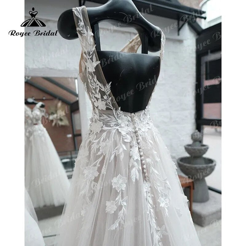2023 Beach A Line FLowy Wedding Dress with V Neck Lace Appliques Backless Bridal Gown Beach Bridal Gown trouwjurk Robe de mariee - KAISERINC