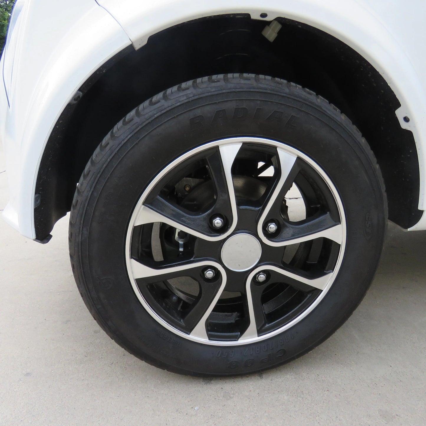 4 Wheels Electric Car Electric Vehicle China Electric Car For Sale Durable Ev Car / Cheap Factory Four-wheel Electric Mini Car