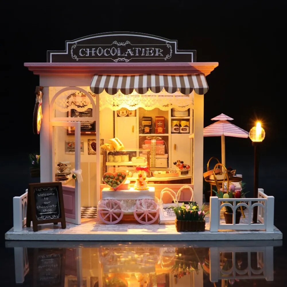 DIY Doll House Miniature Dollhouse With Furnitures Wooden House Miniaturas Toys For Children New Year Christmas Gift C&M