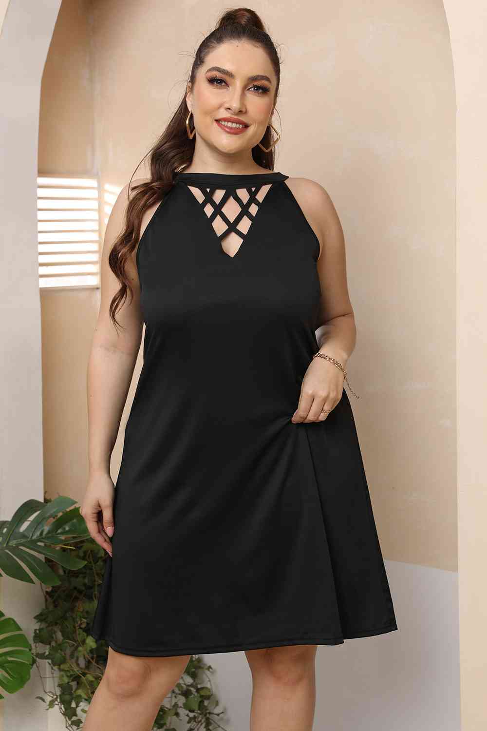 Plus Size Cutout Round Neck Sleeveless Dress - KAISERINC